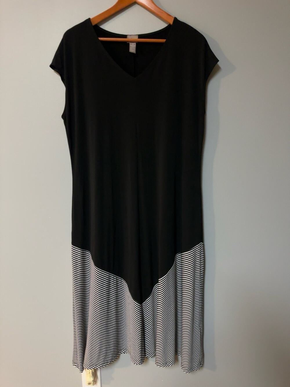 Chicos Travelers Dress Sz 3 XL Black Striped Hem Maxi Travel Knit V Neck